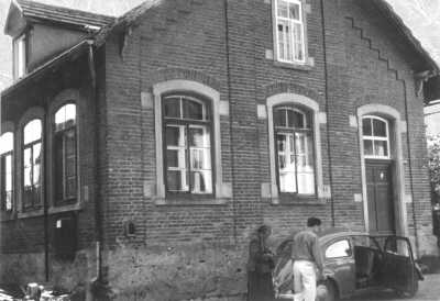1946 Grundschule, 1957 Rathaus Weilersteußlingen