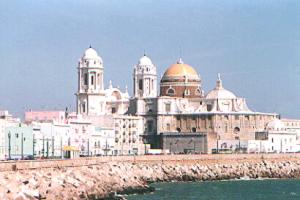 la Catedral de Cádiz,desde el Campo del Sur